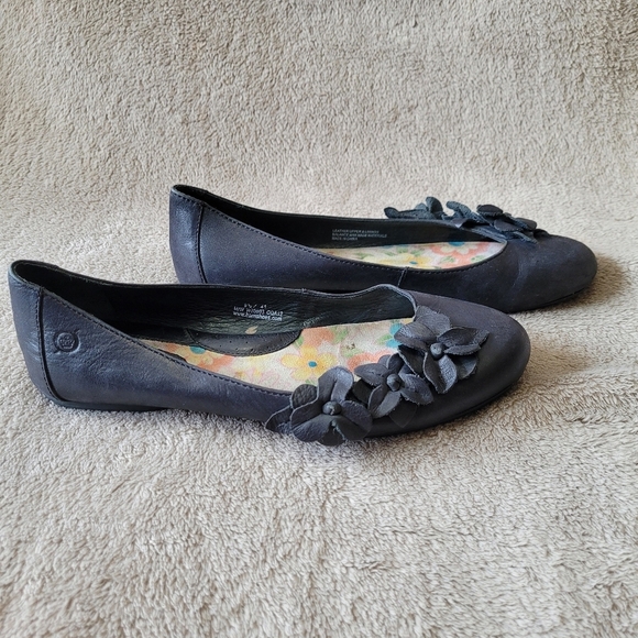 Born black leather flats size 9.5​ - Picture 5 of 13